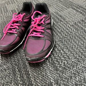 ASICS training, size 8, new